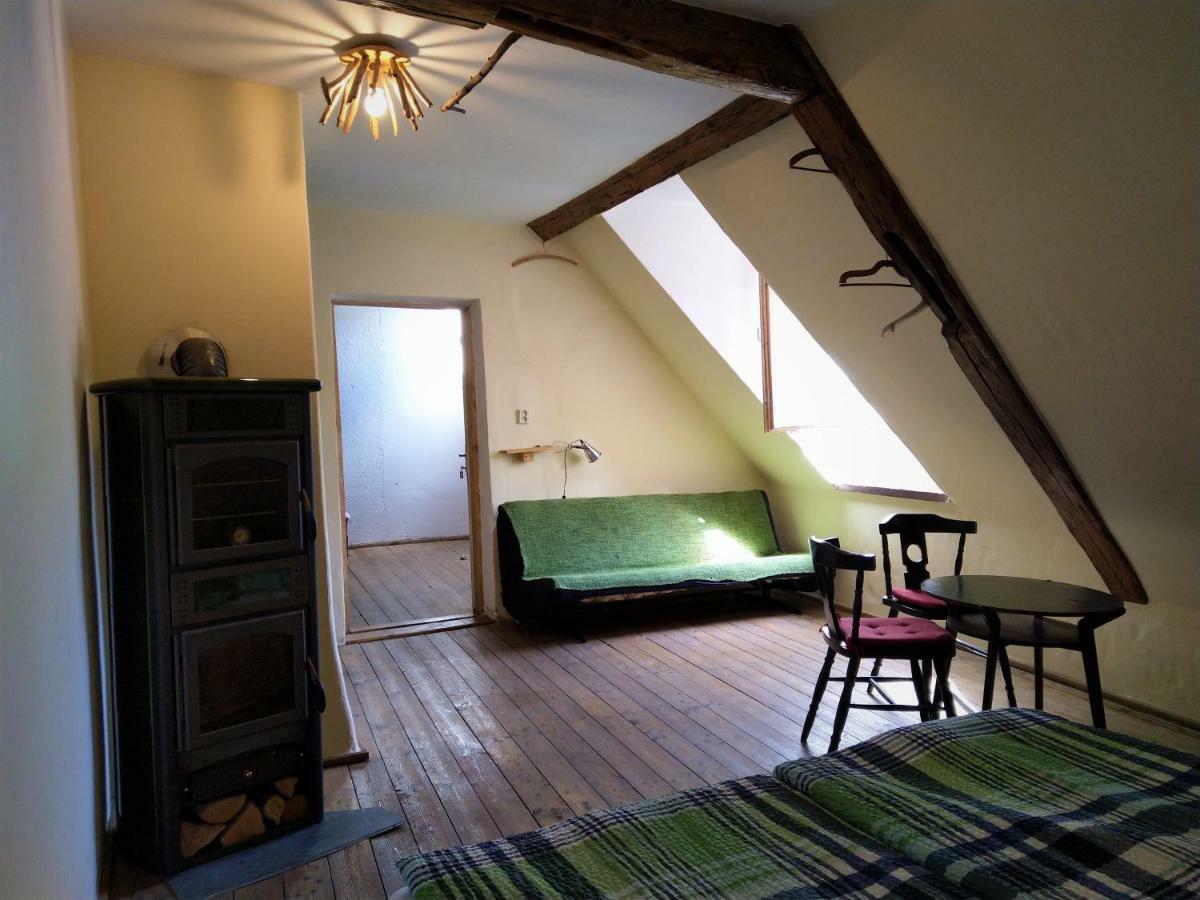 Lazy River Hostel Локет Екстериор снимка